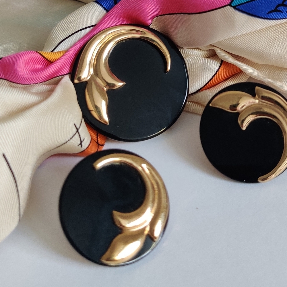 Vintage Scarf/ Dress clip and earrings Jewelry Set Gold Tone Black Enamel